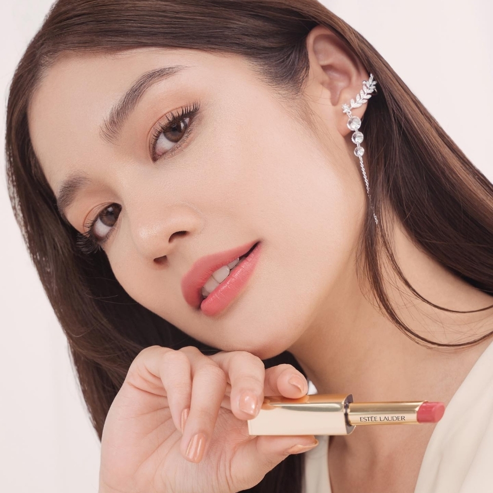 Estee Lauder 910 Intuitive Illuminating Shine Lipstick- Light Pink & Coral